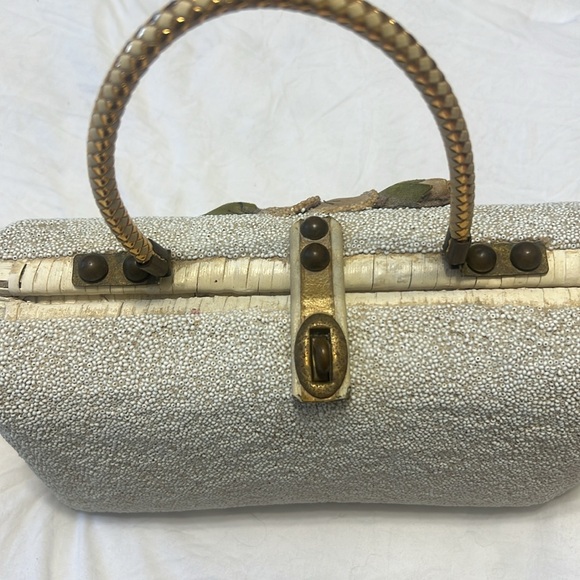 Vintage Midas of Miami White Wicker Beaded Purse with Velvet Flower Appliqué - Picture 6 of 12